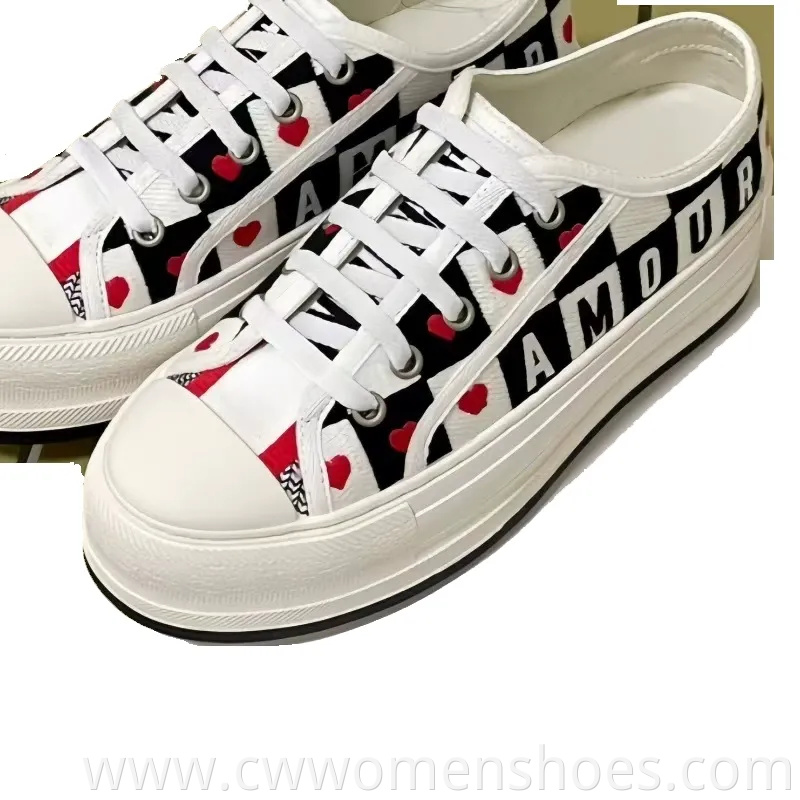 2024 Designer Fashion Trend Canvas Thick-Soled Embroidered Lace-up Top Quality Casual Walking Women Men Unisex Shoes